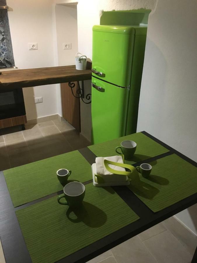 Dimora D'Errico - Monolocale Nel Centro Storico Appartement Carovigno Buitenkant foto